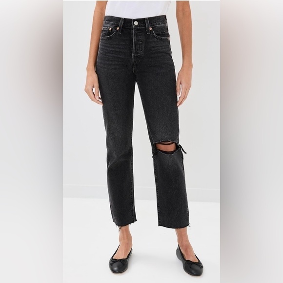 Levi's Wedgie Straight Leg Fray Raw Hem Distressed High Waist Button Fly Jeans - Picture 2 of 15